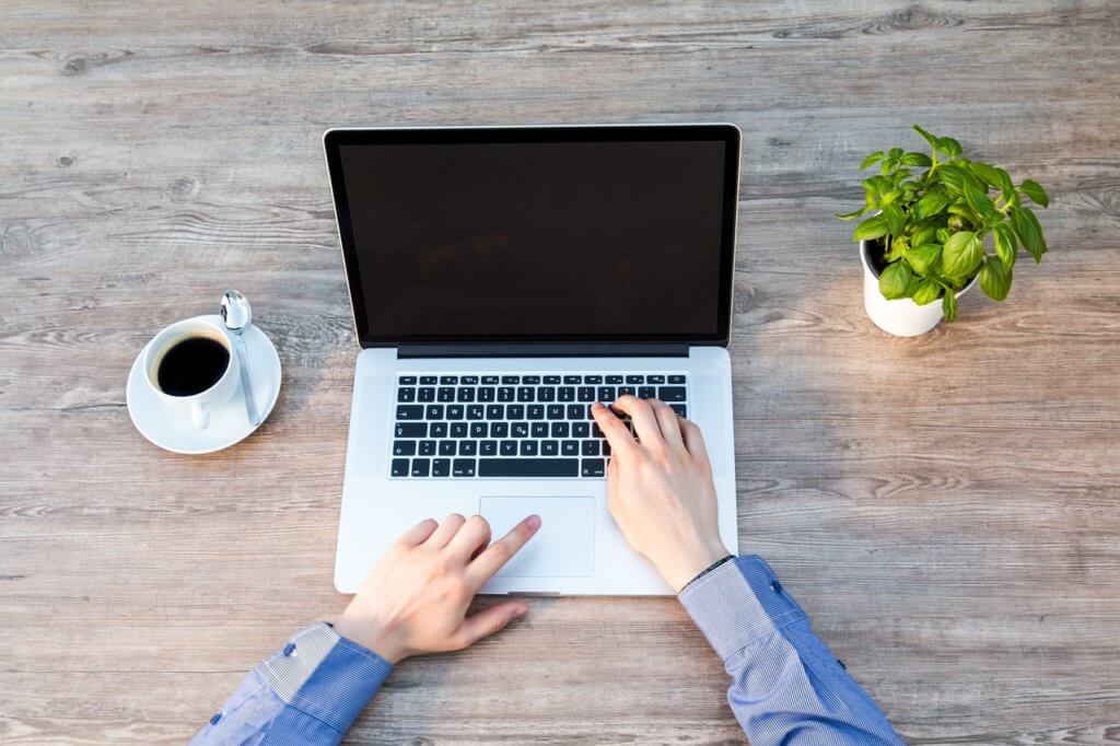 laptop zarabianie w internecie